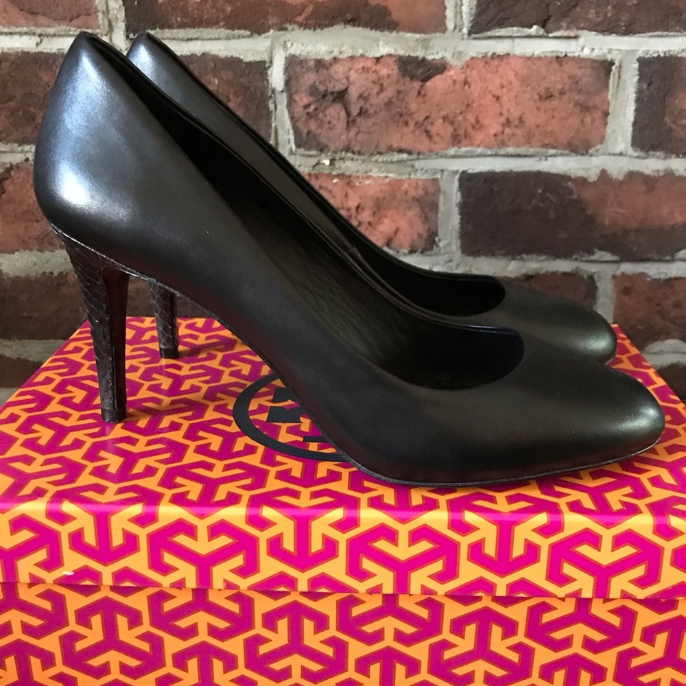 Tory Burch black Mabel leather pump heels size 8